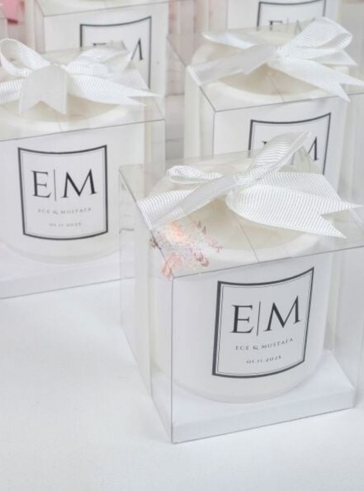 Vanilya Kokulu Beyaz Mum Hediyeliği