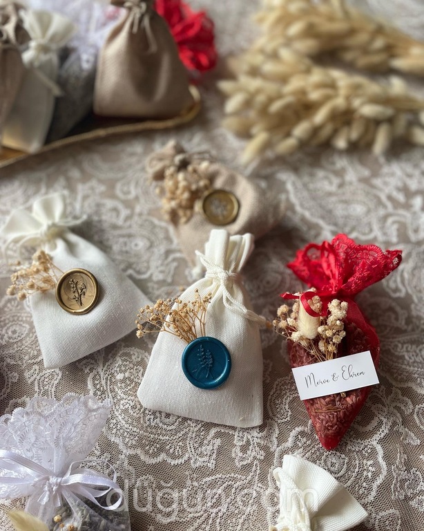 A’more Candles Studio