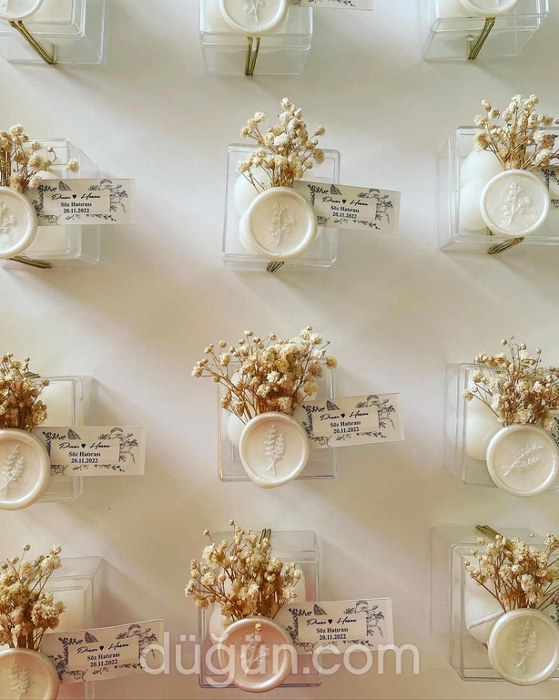 A’more Candles Studio