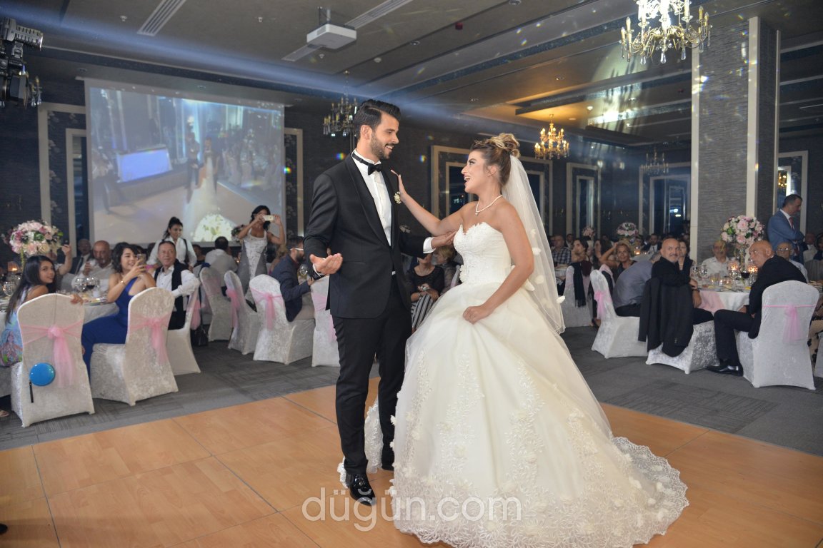 Berk Kaya Wedding Dance