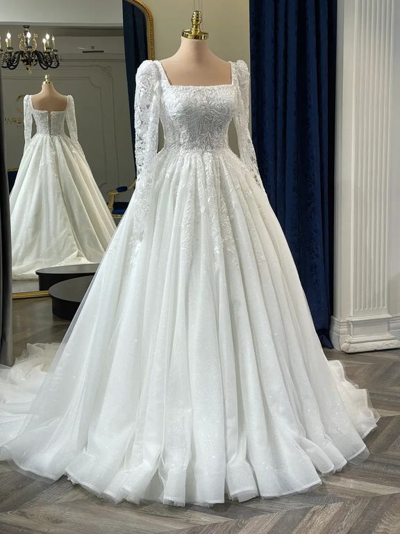 MCHC-126-25 Prenses Kesim Kare Yaka Sırt Dekolteli Gelinlik 4