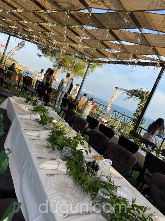 La Fallez Kitchen & Bar