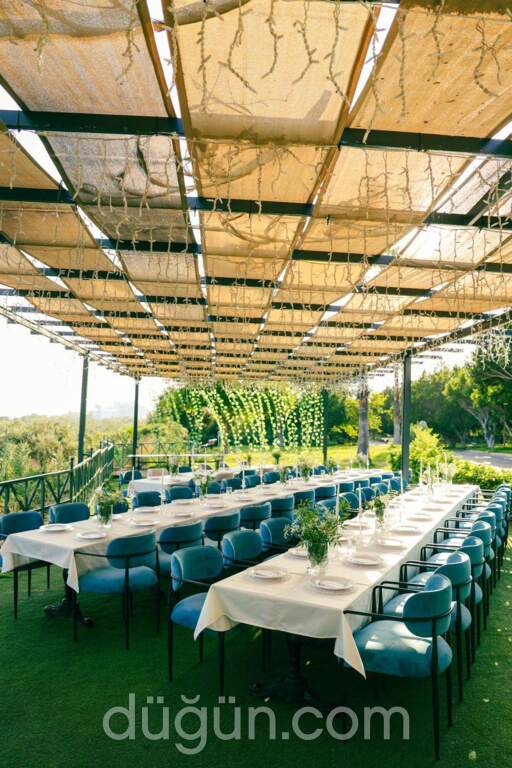 La Fallez Kitchen & Bar