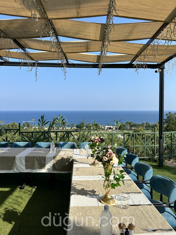 La Fallez Kitchen & Bar