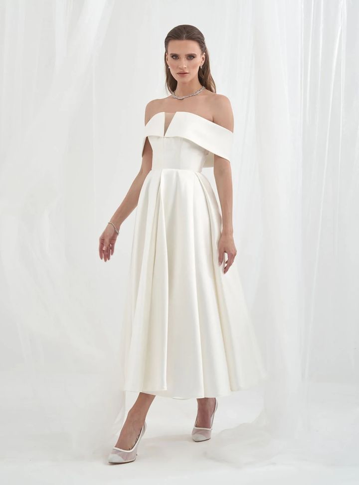 Düşük Omuz Nikah Elbisesi