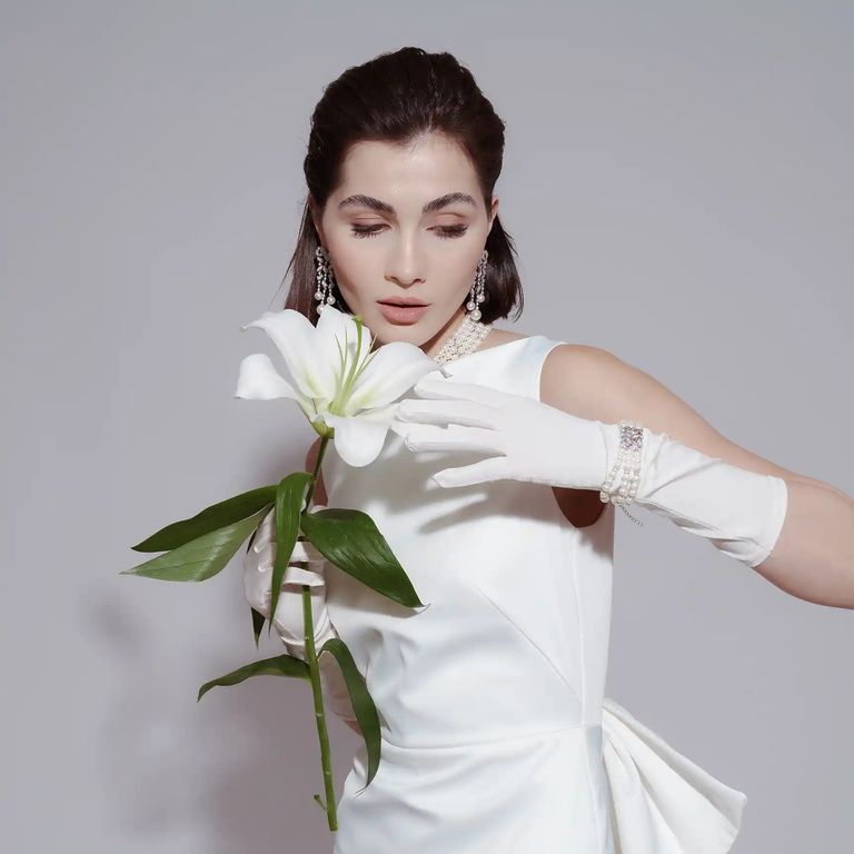 HOLLY - 2