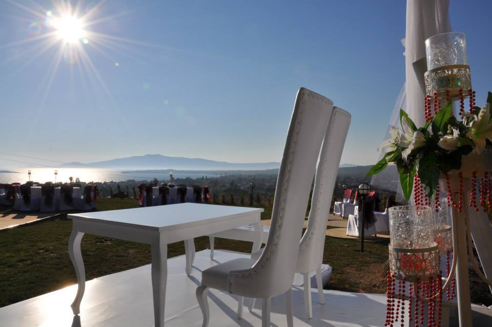 Demlik Cafe Restaurant Kır Bahcesi