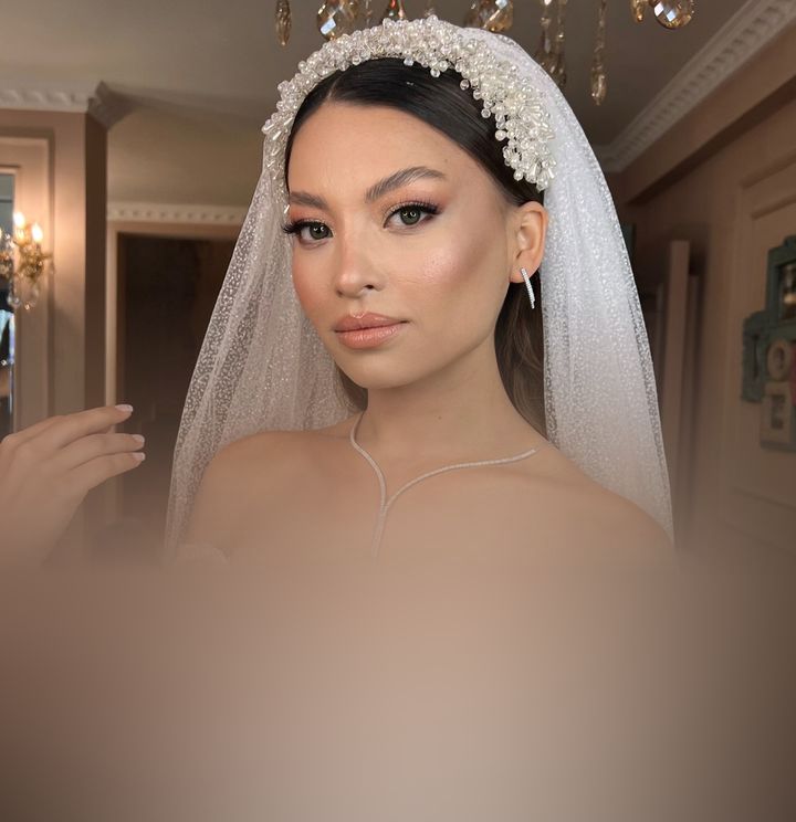 Özge Yıldız Make Up Studıo