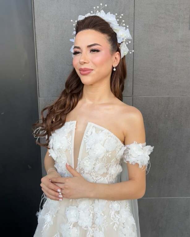 Ecem Erciyas Pro Make Up Artist