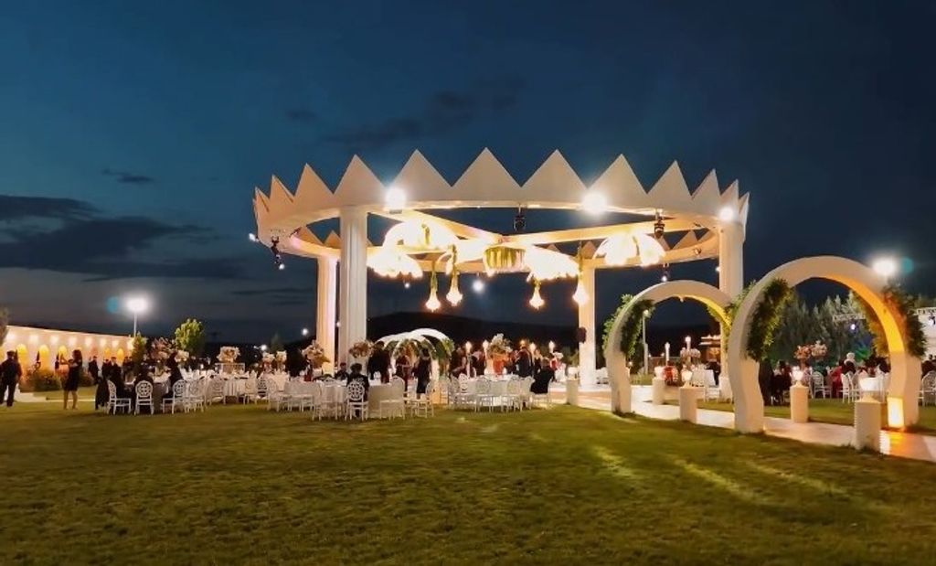 Davet-i Ala Kır Balo Salonu