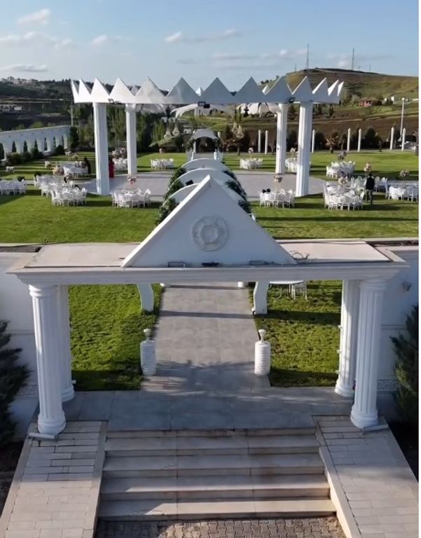 Davet-i Ala Kır Balo Salonu