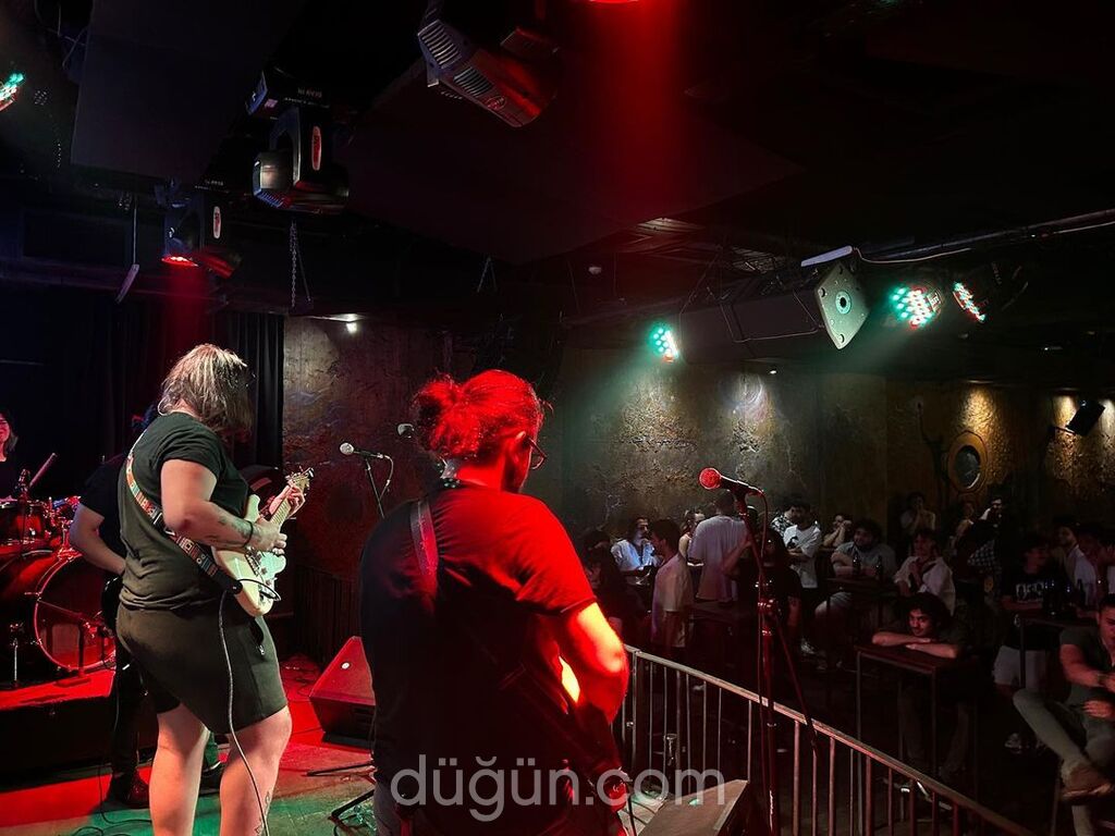 The Wall Saloon & Performance