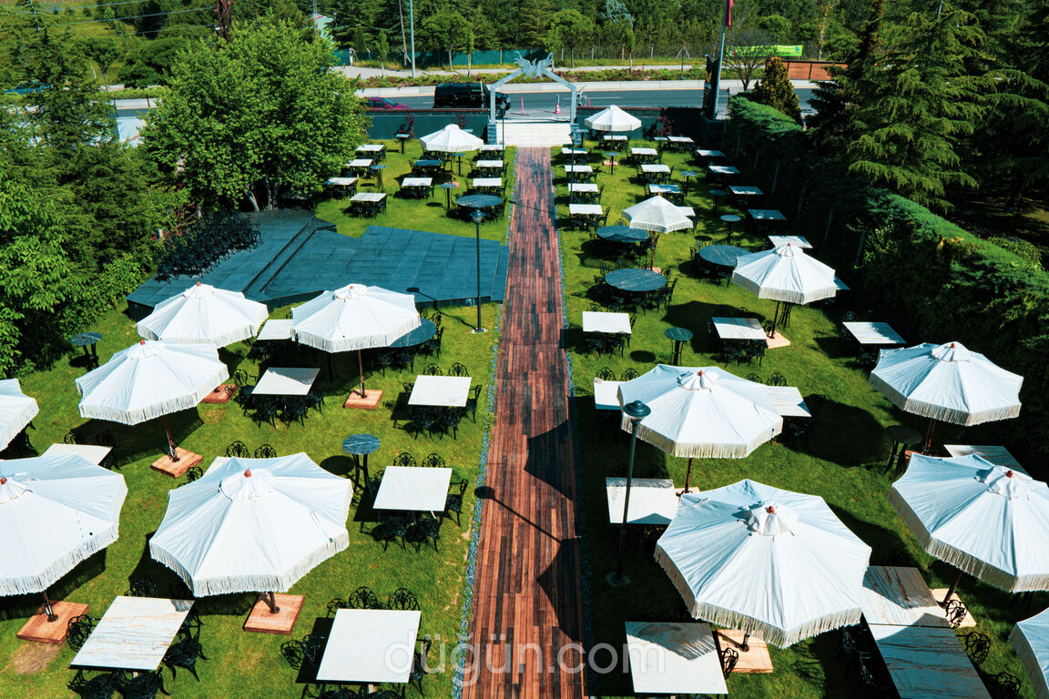 Konu Başka Risto Nozze 