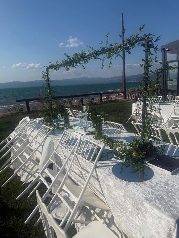 Caziz Cafe & Restaurant