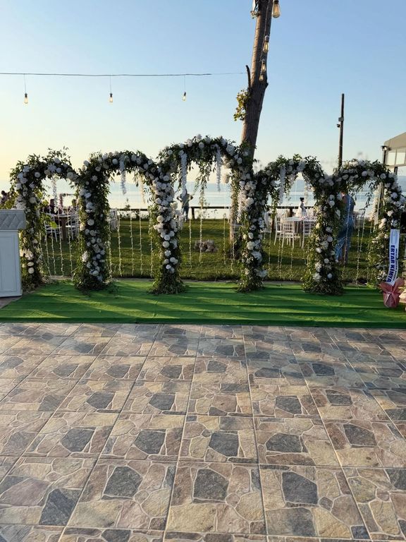 Caziz Cafe & Restaurant