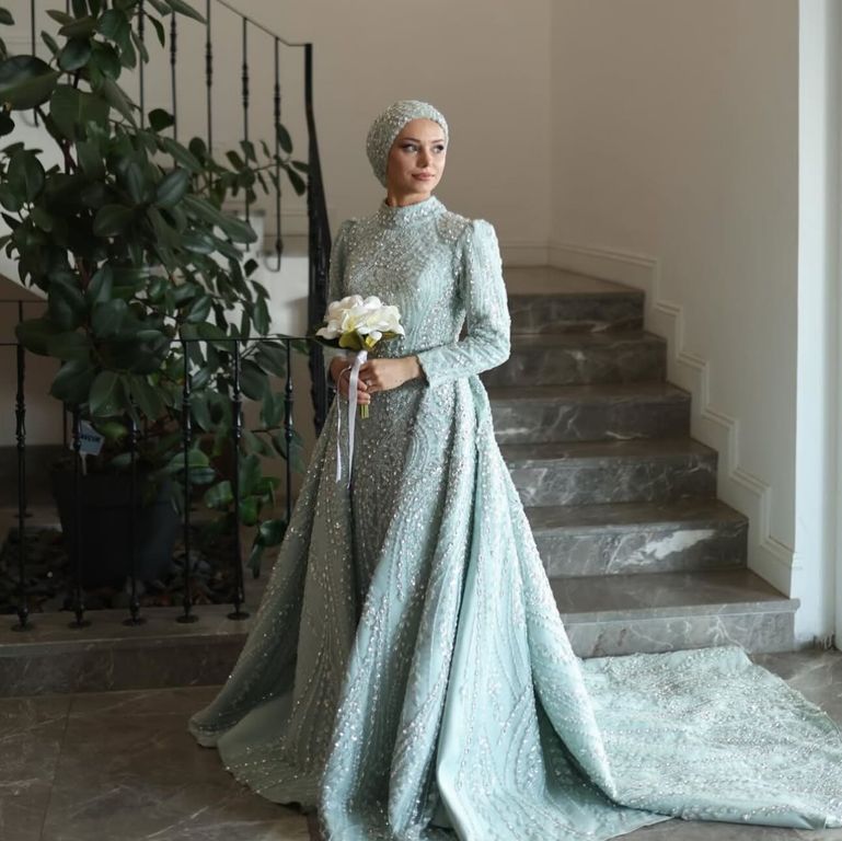 Kübra Seven Bridal