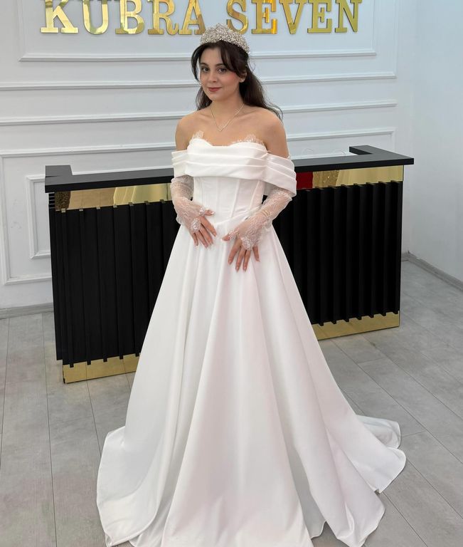 Kübra Seven Bridal