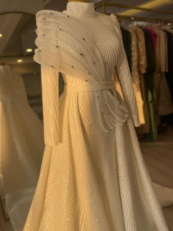 Kübra Seven Bridal