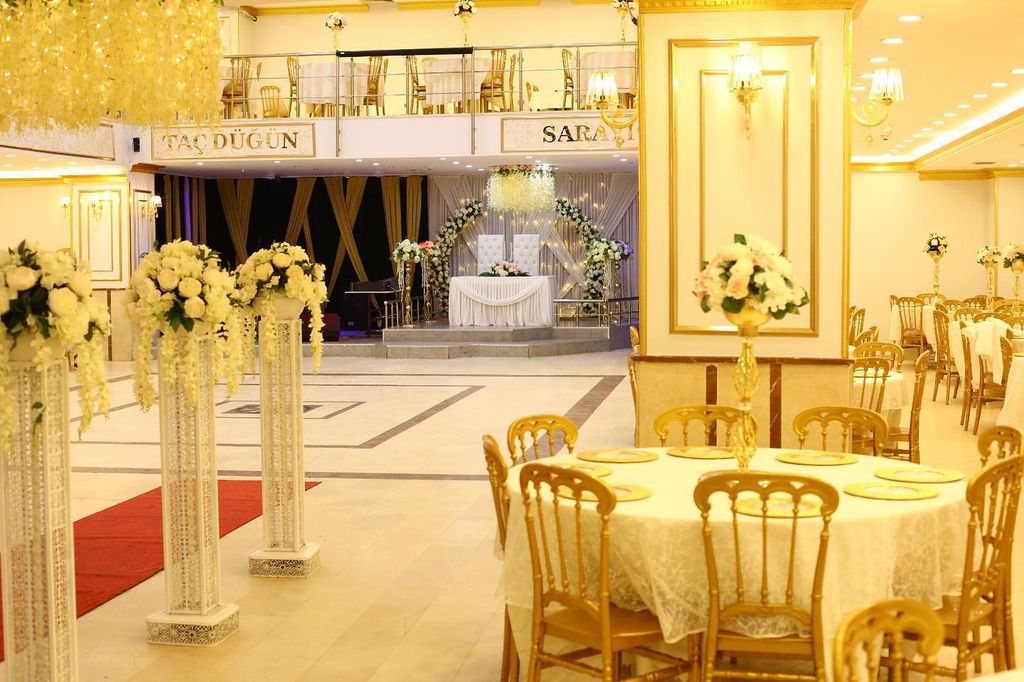 Taç Düğün Salonları & Balo Davet