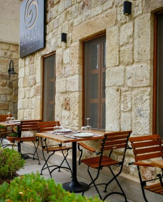 Gorgoli Lounge & Eatery