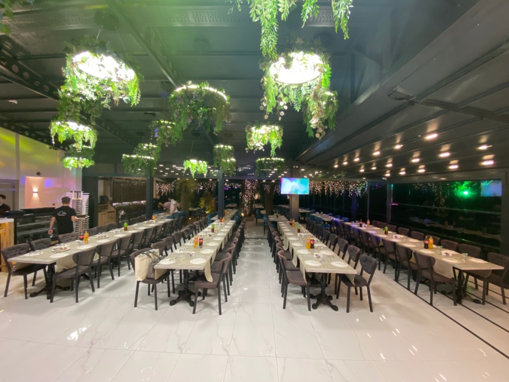 La Fallez Kitchen & Bar