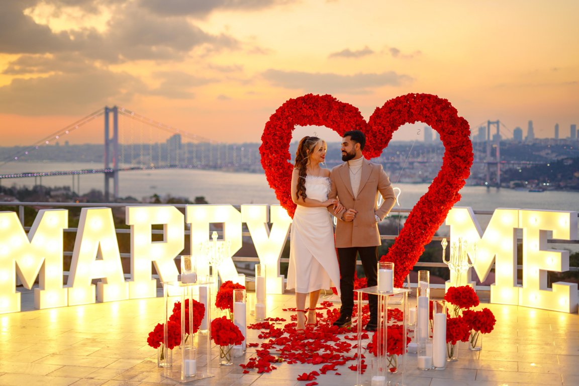 Yüzen Evv Evlilik Teklifi