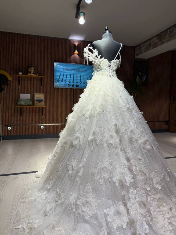A KESİM GELİNLİK MODELİ - New Design. - 1