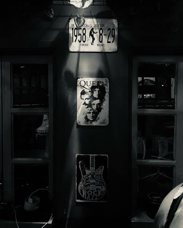 Queen Terrace Cafe & Bar