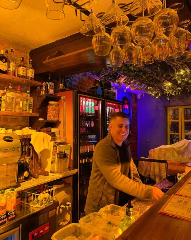 Queen Terrace Cafe & Bar