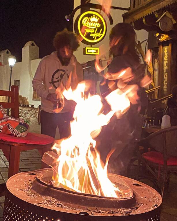 Queen Terrace Cafe & Bar