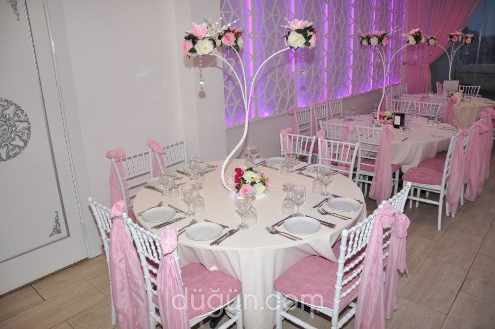 Kasr-ı Lena Balo Salonları