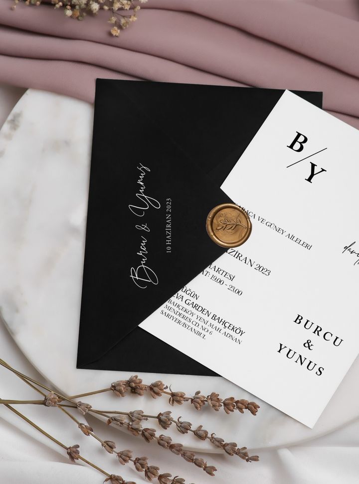 Mühürlü Siyah Zarflı Davetiye 