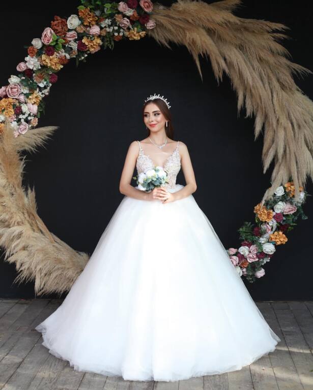 Süveyla Balasor Bridal