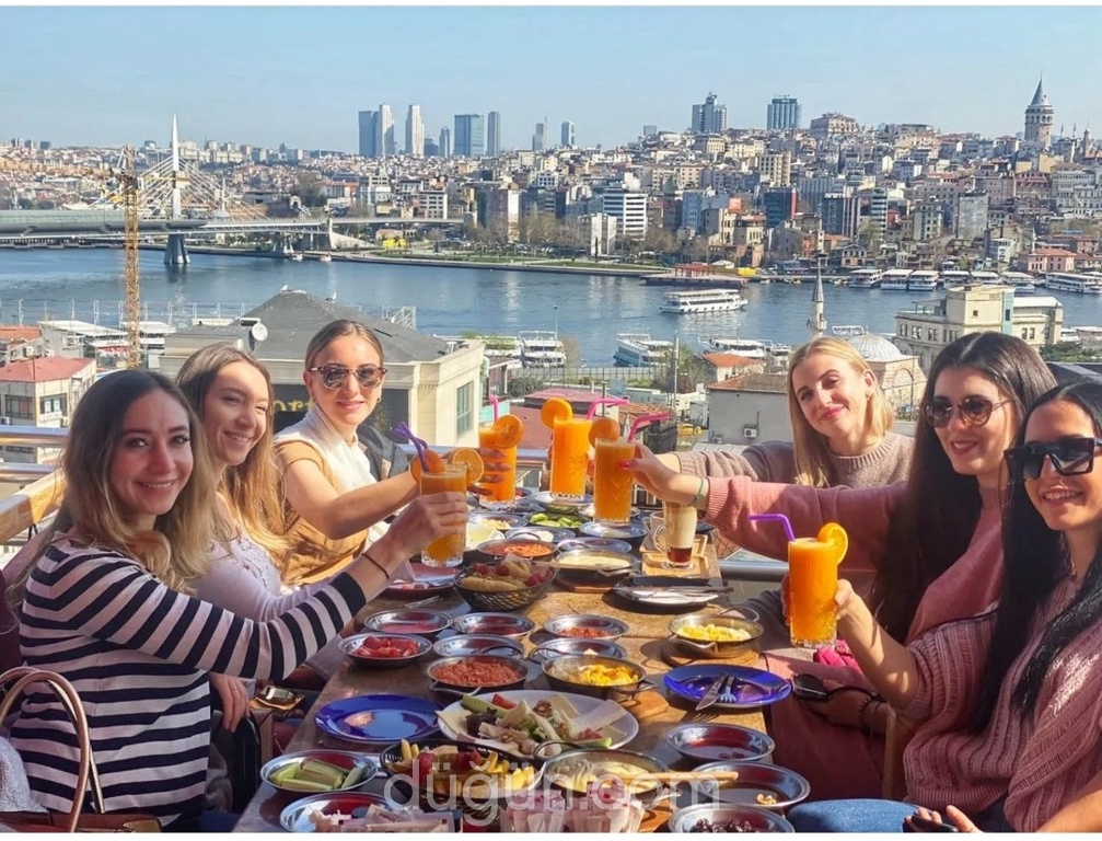 Huqqam Lounge Terrace