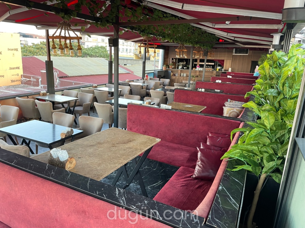 Huqqam Lounge Terrace