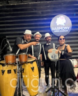 Dj Serap Çakmak ve Perküsyon Ekibi