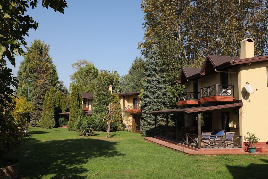 Sjemenka Houses