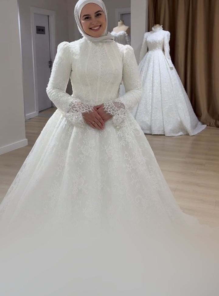Victoria Wedding Dress