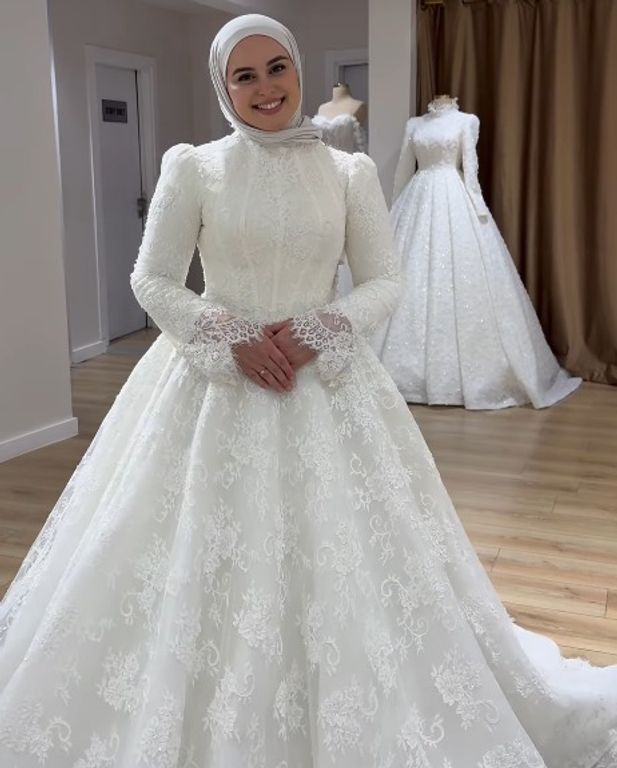 Victoria Wedding Dress