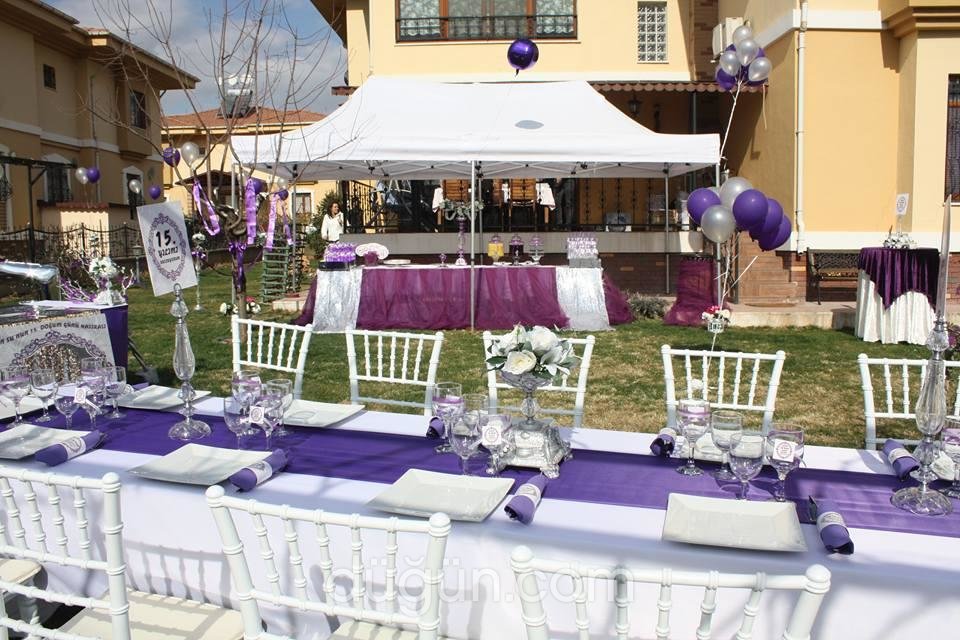 By Hande Kaya Organizasyon