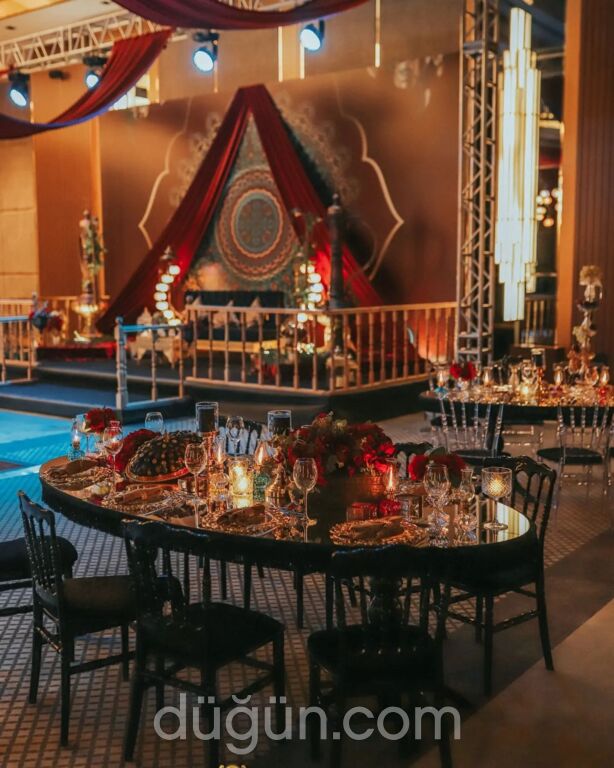 By Hande Kaya Organizasyon