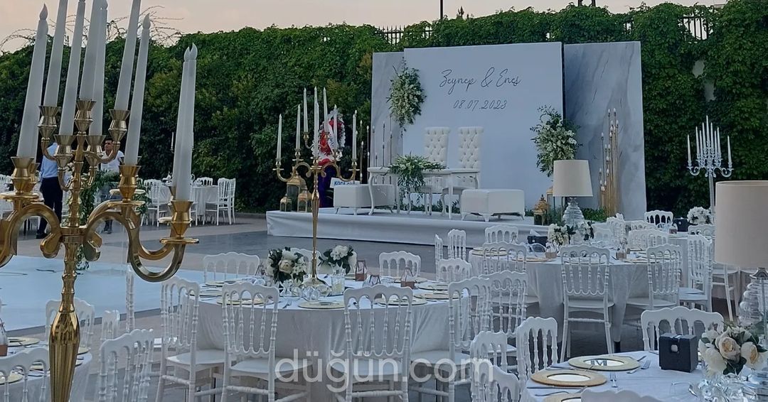 By Hande Kaya Organizasyon