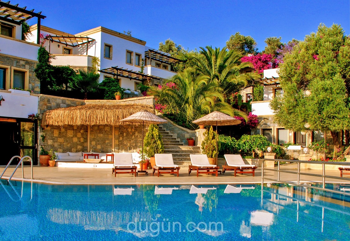 4 Reasons Hotel & Bistro