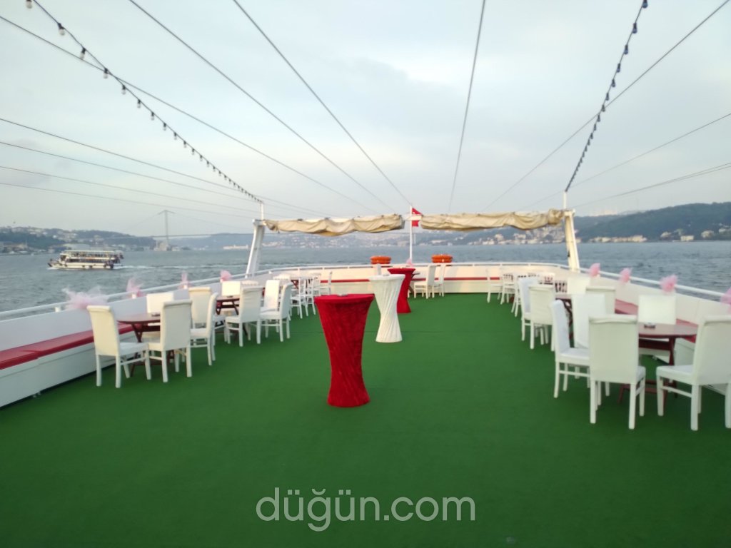 Aşk ve Mavi Tekne Turları