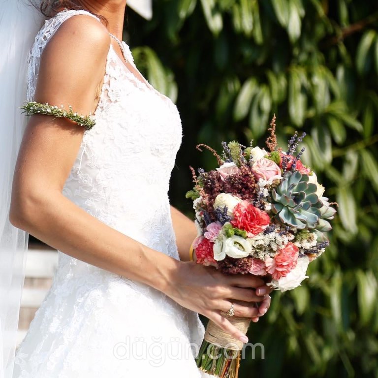 Bee Design & Flower Shop