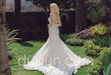 Yarım Balık ve Sırt Dekolteli Gelinlik