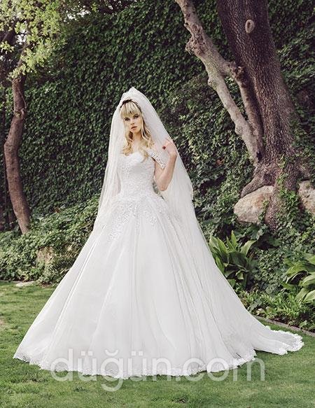 Düşük Omuzlu Kabarık Gelinlik