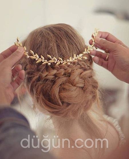 Örgülü Topuz Gelin Saçı Modeli