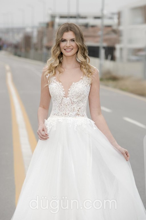 V Yaka Gelinlik Modeli