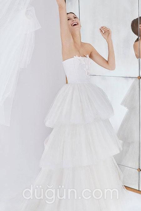 Straplez Yaka Gelinlik Modeli